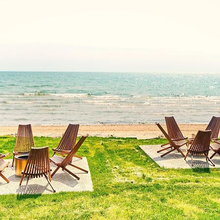 The Long Beach Resort - Beachfront Cottages & Townhouse Suites Wainfleet Exterior photo