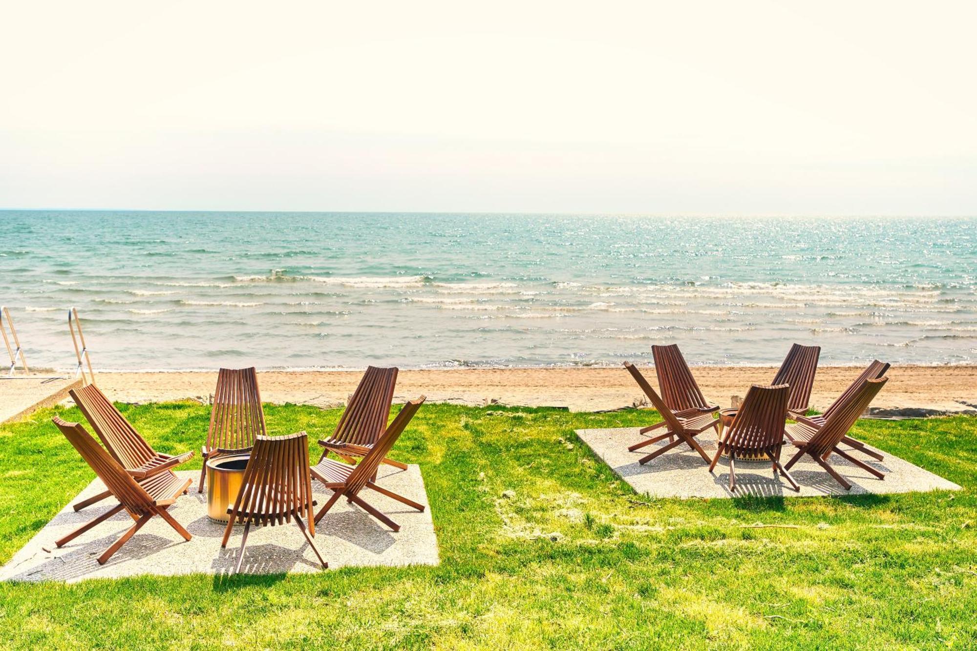 The Long Beach Resort - Beachfront Cottages & Townhouse Suites Wainfleet Exterior photo