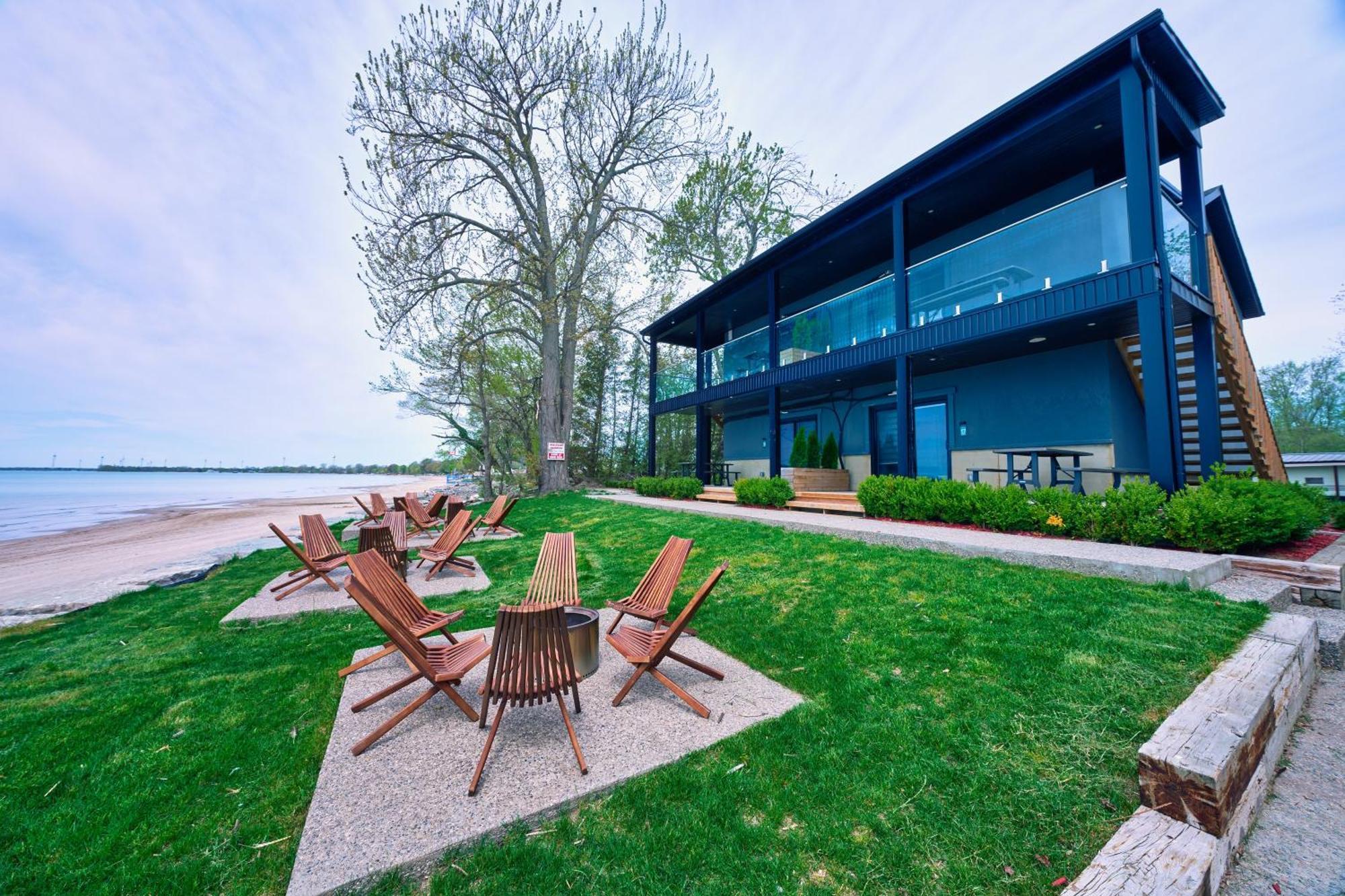 The Long Beach Resort - Beachfront Cottages & Townhouse Suites Wainfleet Exterior photo