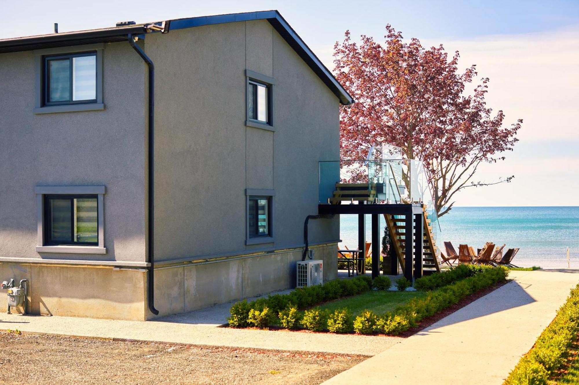 The Long Beach Resort - Beachfront Cottages & Townhouse Suites Wainfleet Exterior photo