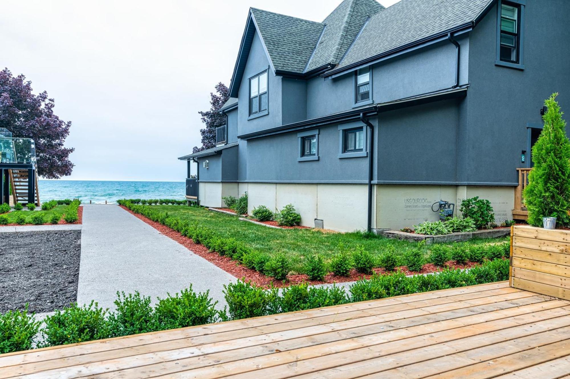 The Long Beach Resort - Beachfront Cottages & Townhouse Suites Wainfleet Exterior photo