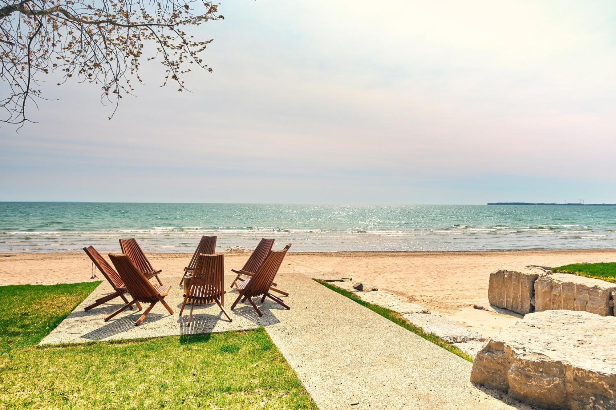 The Long Beach Resort - Beachfront Cottages & Townhouse Suites Wainfleet Exterior photo