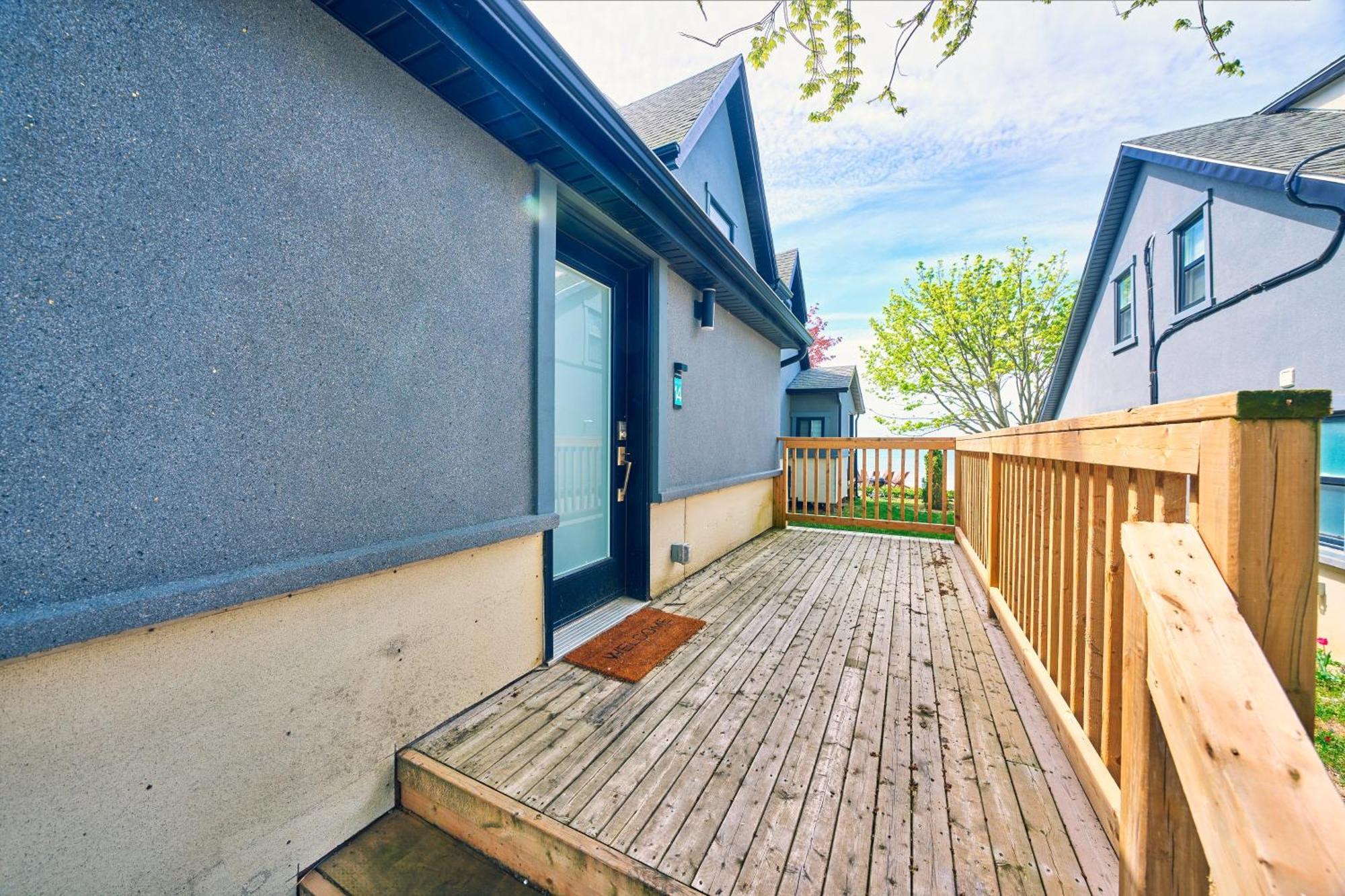 The Long Beach Resort - Beachfront Cottages & Townhouse Suites Wainfleet Exterior photo
