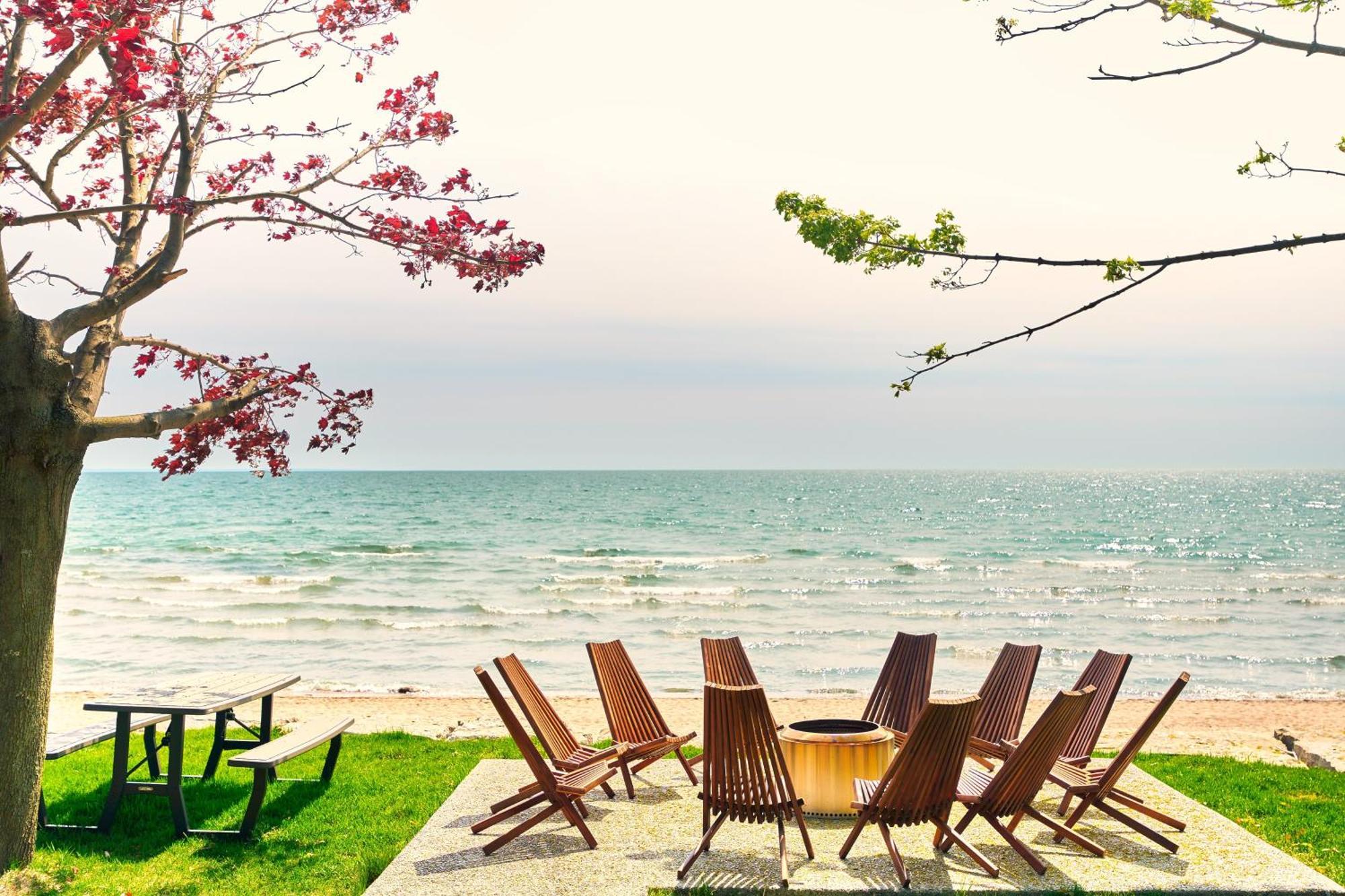 The Long Beach Resort - Beachfront Cottages & Townhouse Suites Wainfleet Exterior photo