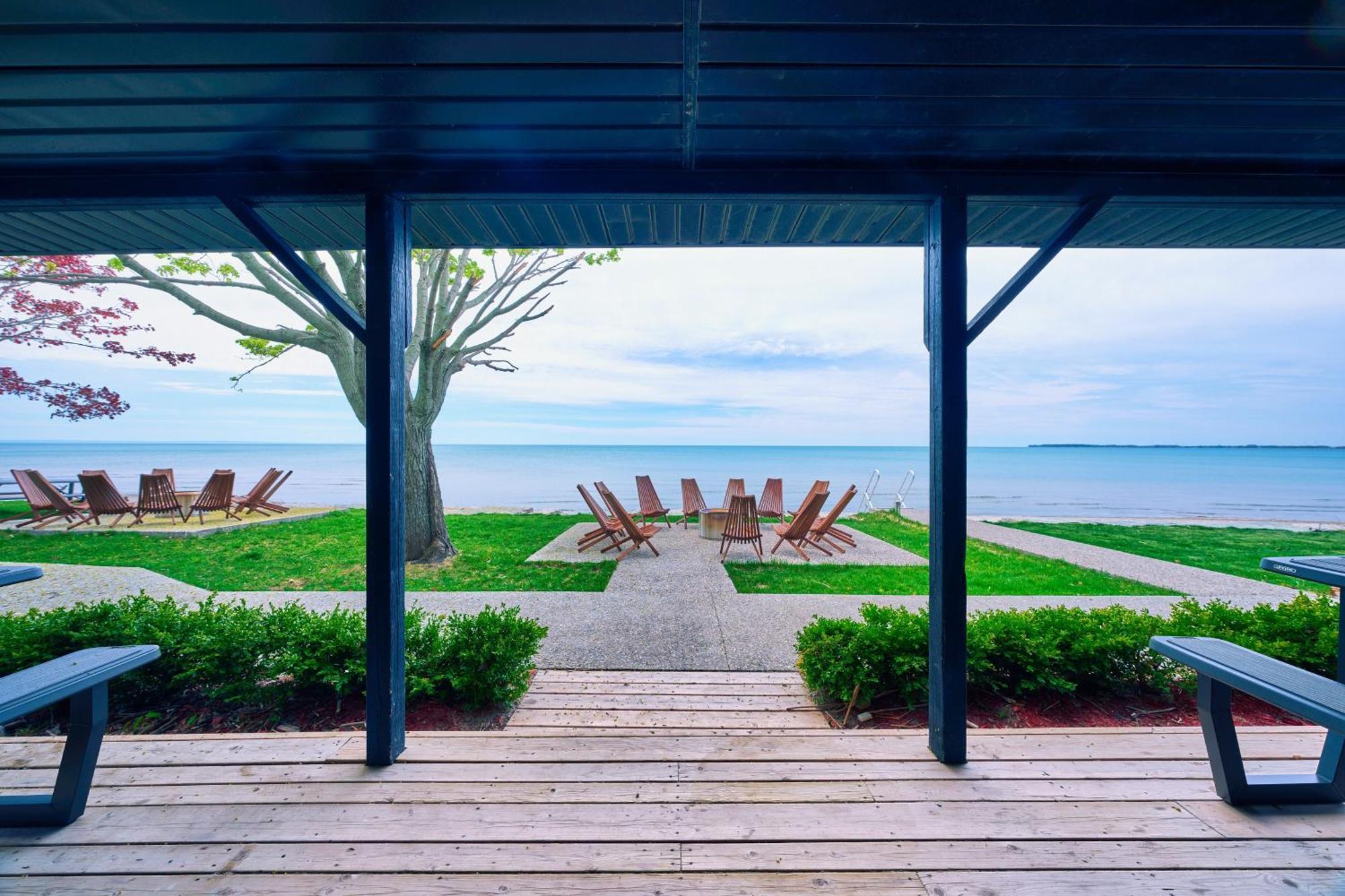 The Long Beach Resort - Beachfront Cottages & Townhouse Suites Wainfleet Exterior photo