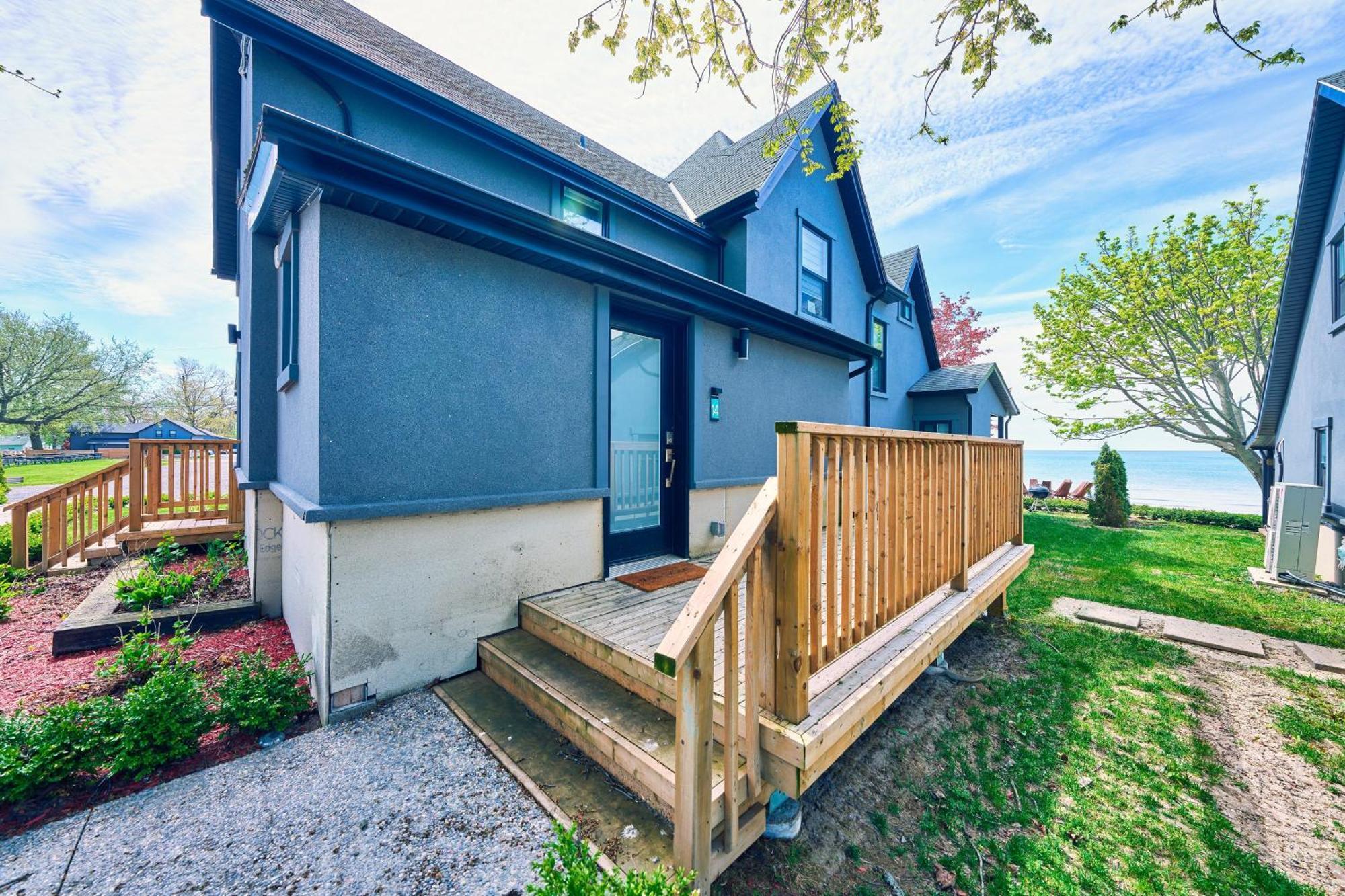 The Long Beach Resort - Beachfront Cottages & Townhouse Suites Wainfleet Exterior photo